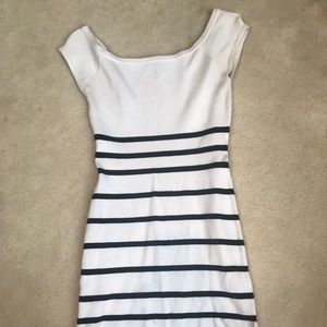 BEBE OFF THE SHOULDER BODYCON DRESS